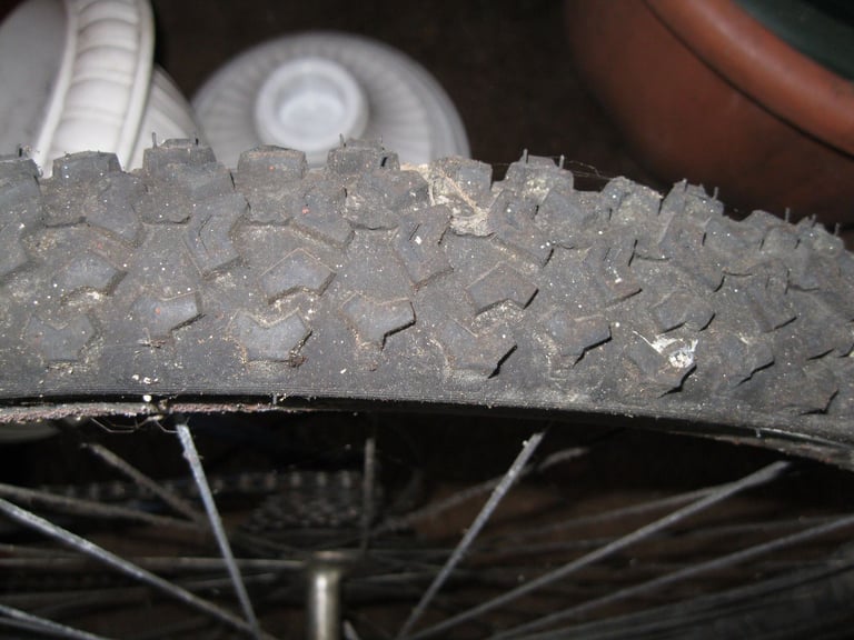 ADULT MOUNTAIN BIKE CYCLE BICYCLE GUNNISLAKE PL18 9NA