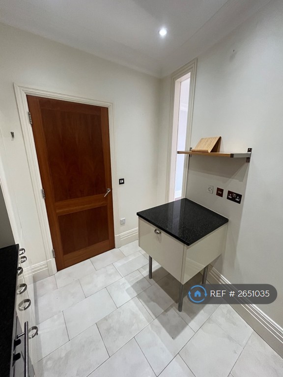 2 bedroom flat in Lime House, Richmond, TW9 (2 bed) (#2651035)