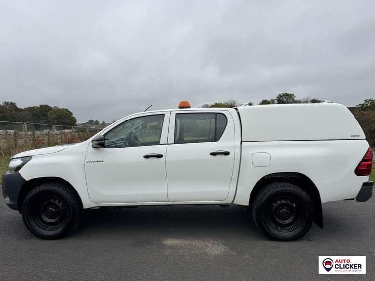 2020 Toyota Hilux 2.4 D-4D Active Pickup Extended Cab 4dr Diesel Manual 4WD Euro 6 (3.5t) (15 Pic...