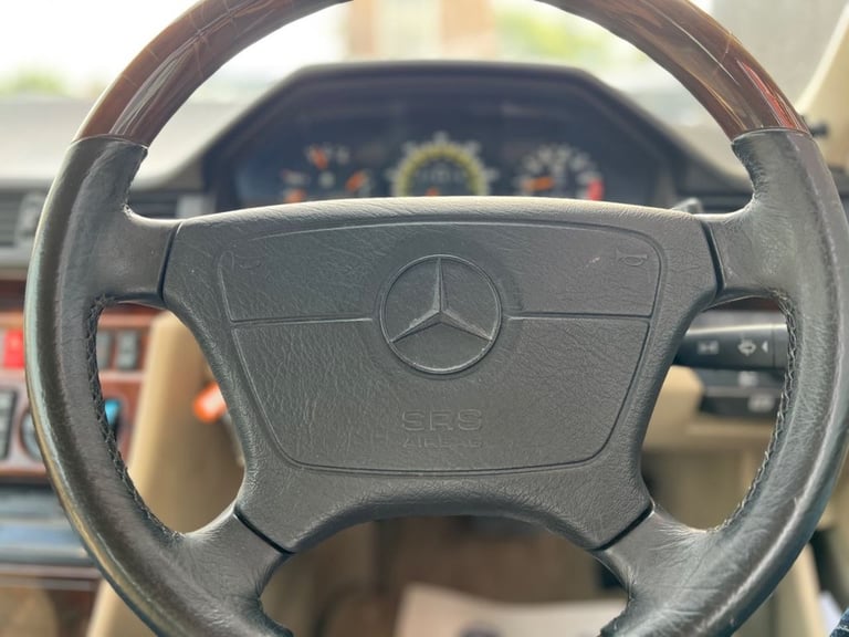 1997 P MERCEDES-BENZ E-CLASS 2.2 E220 2D AUTO 150 BHP
