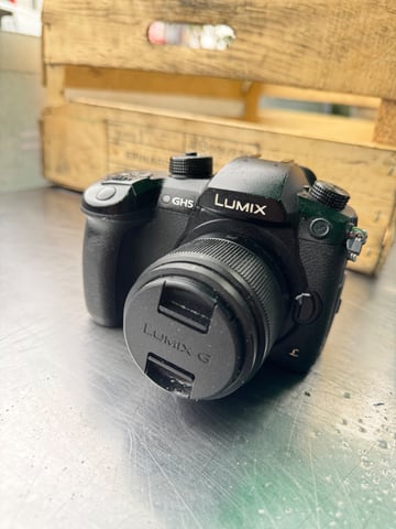 Panasonic LUMIX GH5 Mirrorless Camera Black with 25mm