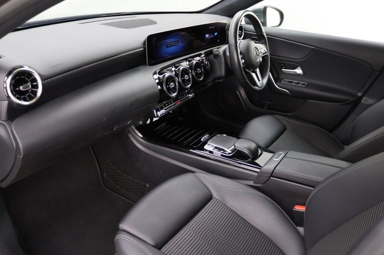 2019 Mercedes-Benz A-Class 1.3 A200 Sport (Executive) Hatchback 5dr Petrol 7G-DCT Euro 6 (s/s) (1...
