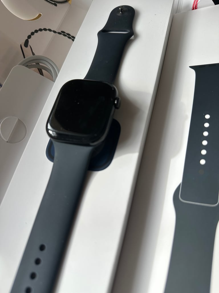 Apple Watch series 10 45MM Excellent condition 