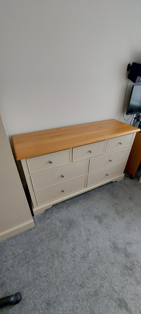 BEDROOM FURNITURE SET CREAM AND LIGHT OAK TOPS (4 ITEMS)