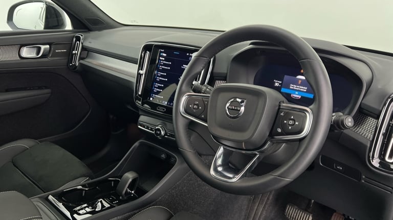 2025 Volvo XC40 Ultra, B4 Mild hybrid, Petrol, Dark Estate Petrol Automatic