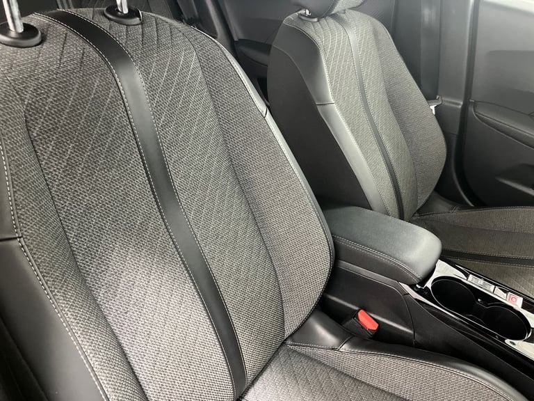 2024 Peugeot 2008 1.2 PureTech Allure 5dr Estate PETROL Manual
