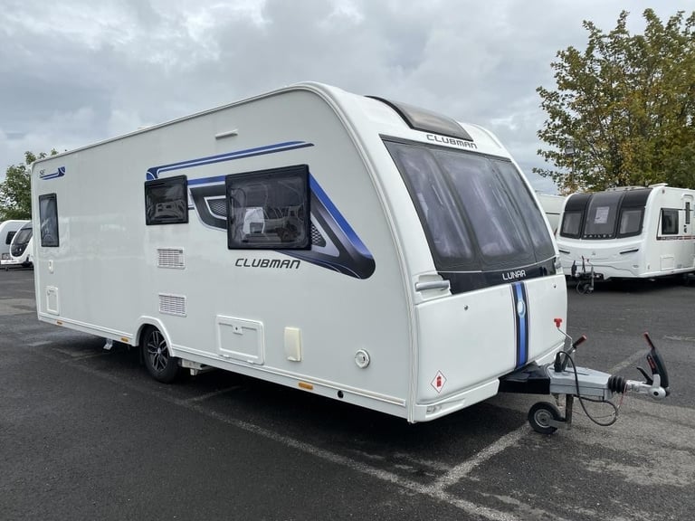 2019 LUNAR CLUBMAN SE 4 BERTH TOURING CARAVAN