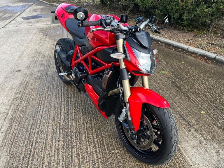 2014 64 DUCATI F848 STREETFIGHTER F 848 RED STUNNING BIKE NAKED MUSCLE MONSTER