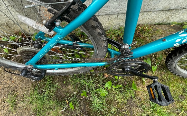 Ladies Mountain Bike - 17” Apollo Twilight - Good condition 