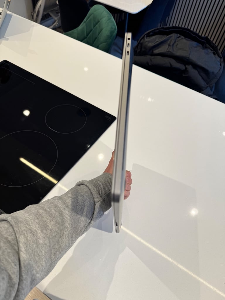 Macbook pro 2019 I9 15.4”