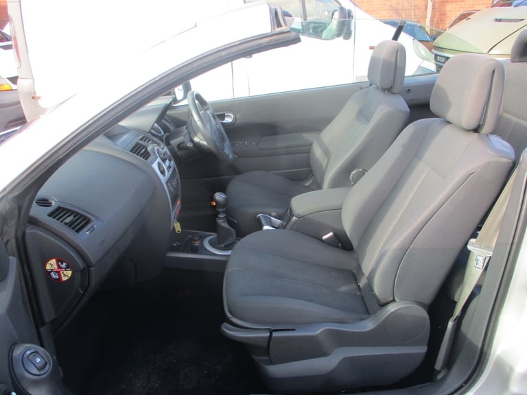 RENAULT MEGANE DYNAMIQUE  1.9 DIESEL CONVERTIBLE