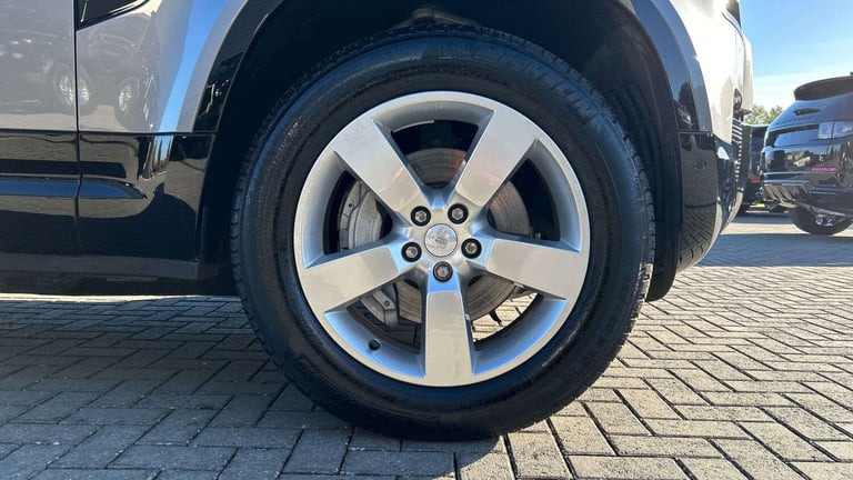 2024 Land Rover Defender 3.0 D300 X-Dynamic HSE 90 3dr Auto ESTATE DIESEL Automatic