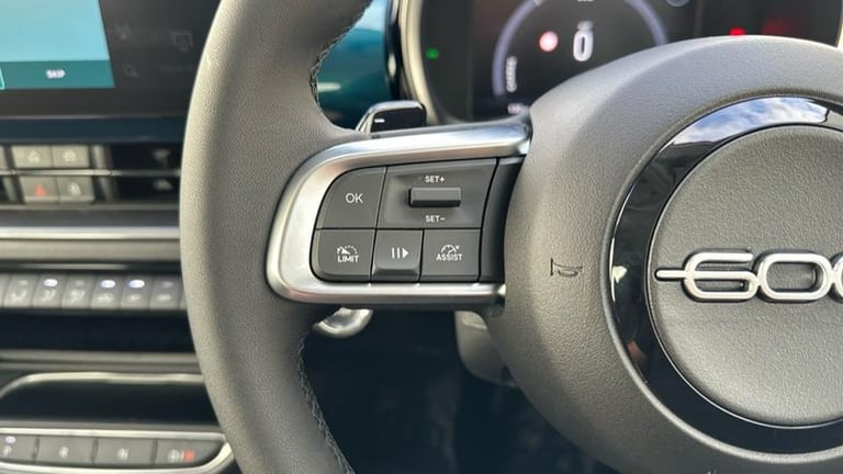 2025 Fiat 600 1.2 MHEV SUV 5dr Petrol Hybrid e-DCT Euro 6 (s/s) (100 ps) Automatic Hatchback Hybr...