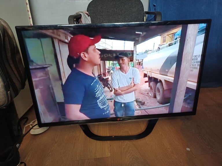 FREE DELIVERY excellent 39 LG LED full HDTV 1080p freeveiw channels inbuilt 
