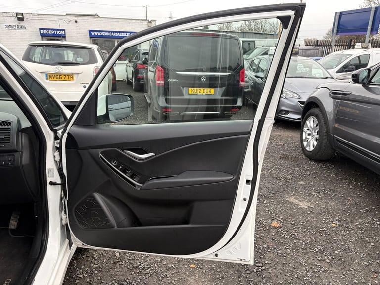 2013 Hyundai ix20 1.6 Active Hatchback 5dr Petrol Auto Euro 5 (123 bhp) Petrol