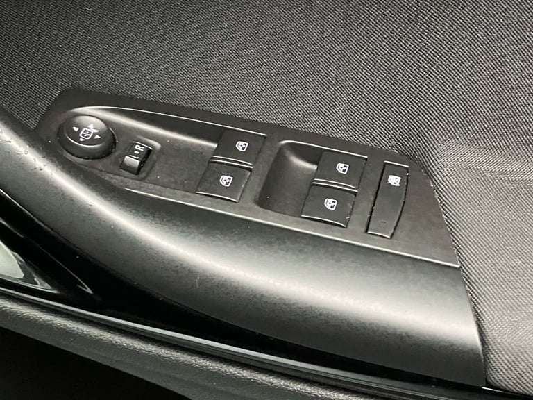 2019 Vauxhall Astra 1.6 CDTi 16V 136 SRi Nav 5dr Hatchback Manual