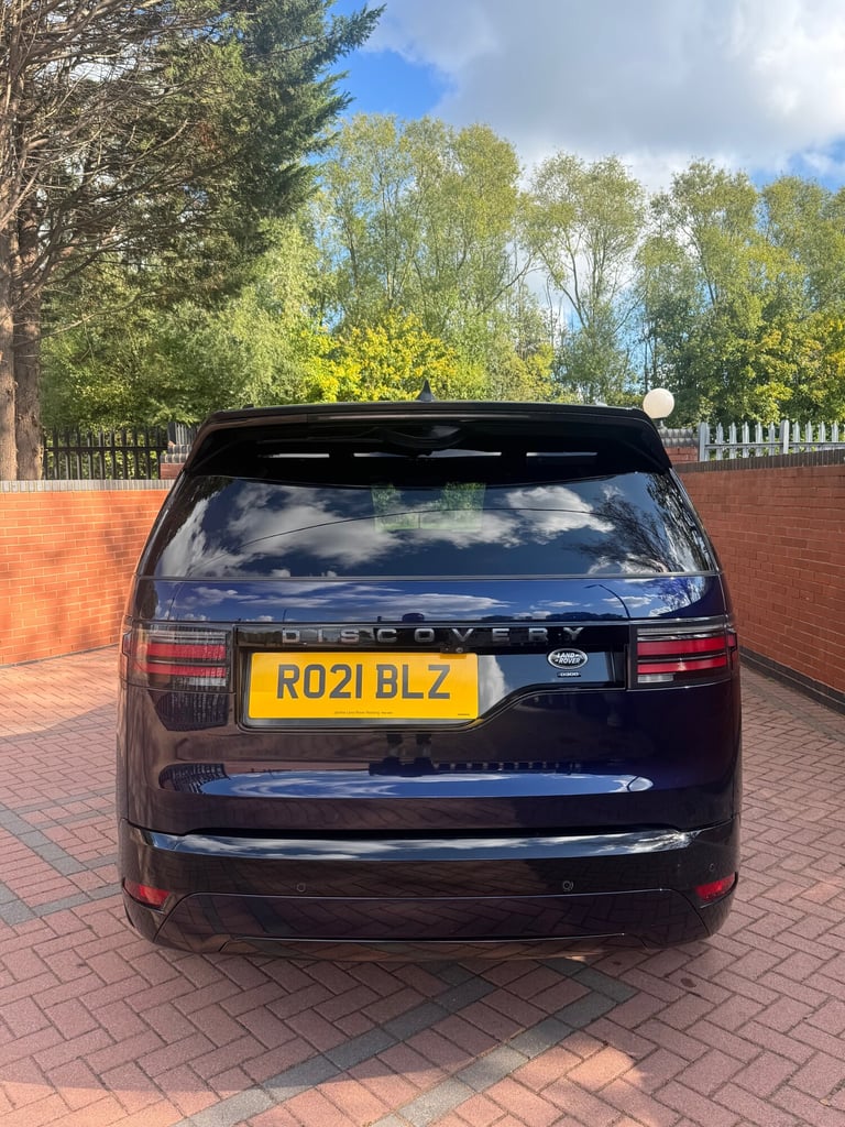 2021 Land Rover Discovery 3.0 D300 R-Dynamic SE 5dr Auto ESTATE Diesel Automatic