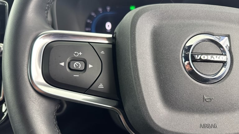 2023 Volvo XC40 B4 Plus SUV Hybrid Automatic