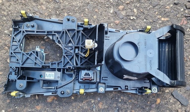 Toyota Avensis Automatic Gear Surround Trim unit 2014