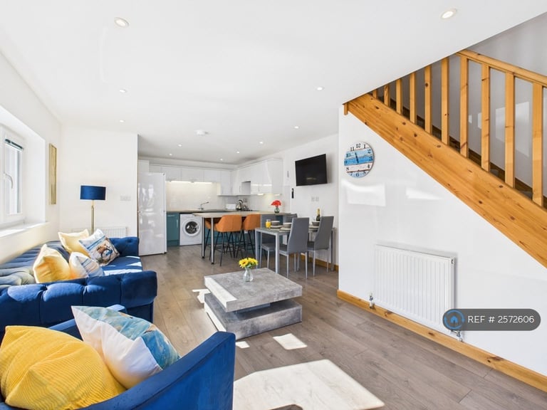 2 bedroom house in Surf View, Newquay, TR7 (2 bed) (#2572606)