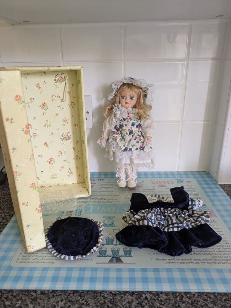 image for Stewart Ross Vanity Fair Porcelain Doll Joy Original Box Spare Outfit Vintage