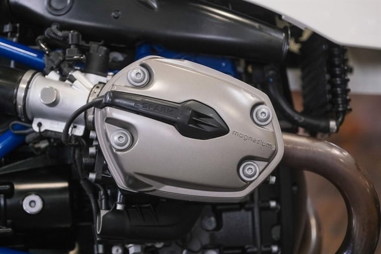 BMW HP2 *Rare Megamoto*