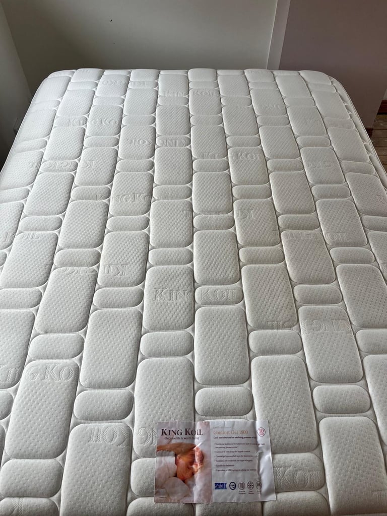image for 💤 King-Size Comfort Gel 1800 Mattress – Excellent Condition | Cost £800 New! 💤