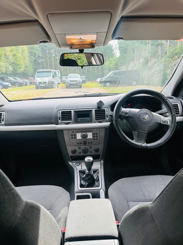 Vauxhall, VECTRA, Hatchback, 2006, Manual, 1796 (cc), 5 doors