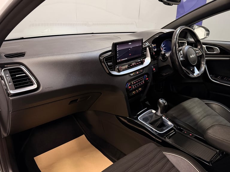 2022 Kia Pro Ceed Kia ProCeed GT-Line Estate ISG  Fusion White  49 900 Miles 