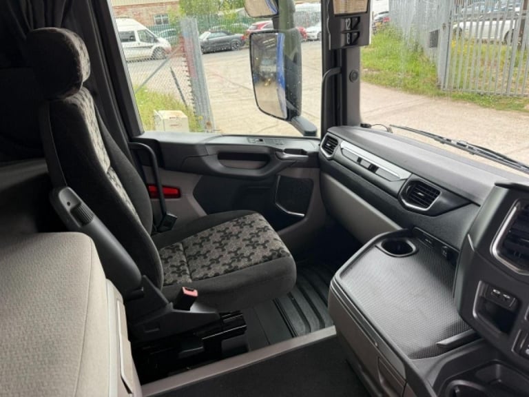 Scania R450 6x2 REAR LIFT TRACTOR UNIT WITH HYDRAULICS