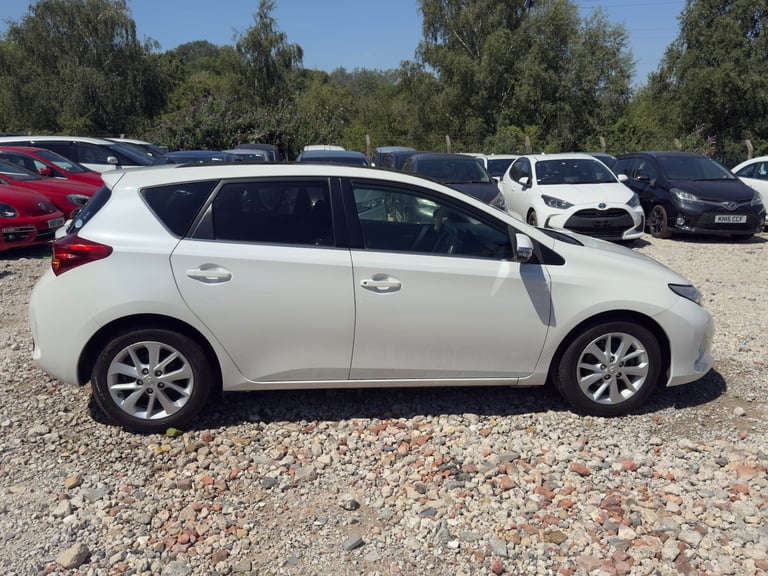 2025 Toyota Auris PETROL AUTOMATIC 1,5L Hatchback HYBRID ELECTRIC Manual