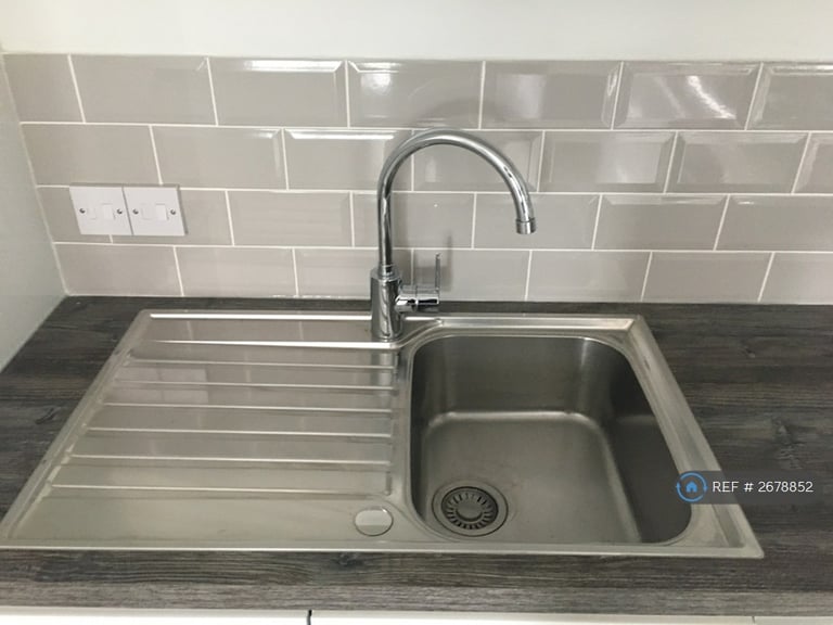 6 bedroom house in Battery Hill, Winchester, SO22 (6 bed) (#2678852)