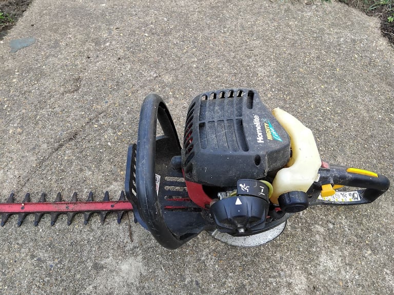 Hedge trimmer 