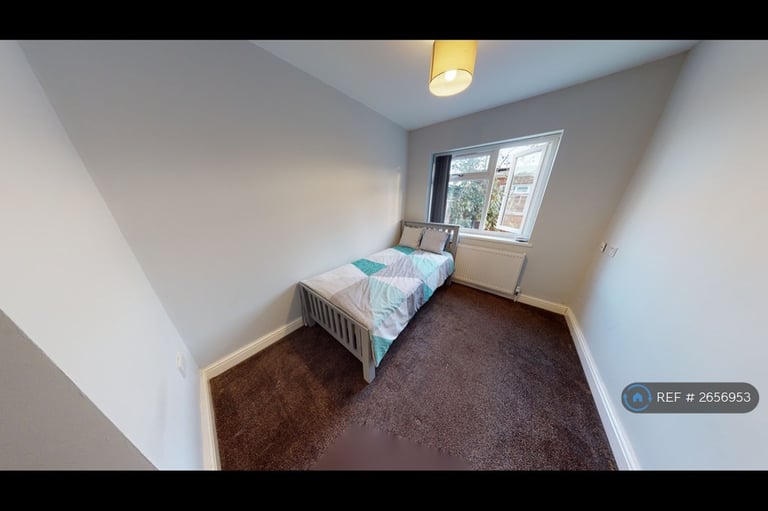 7 bedroom house in Charter Avenue, Coventry, CV4 (7 bed) (#2656953)