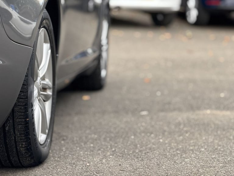 2012 Jaguar XF 3.0d V6 Luxury Saloon 4dr Diesel Auto Euro 5 (240 ps) Saloon Diesel Automatic