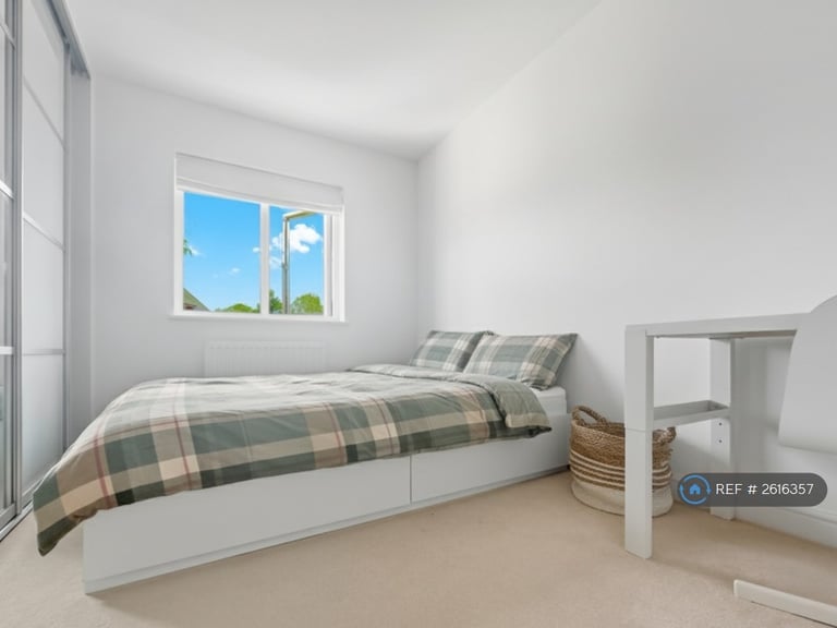 4 bedroom house in St. Edmunds Way, Cambridge, CB22 (4 bed) (#2616357)