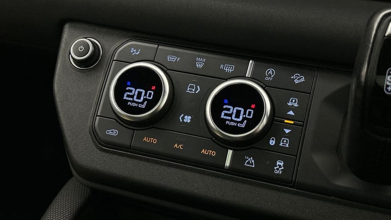 2021 Land Rover Defender 90 3.0 D250 MHEV X-Dynamic SE SUV 3dr Diesel Auto 4WD Euro 6 (s/s) (250 ...