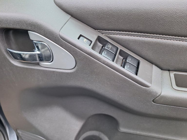 NISSAN NAVARA 2.5 dCi Tekna 2016