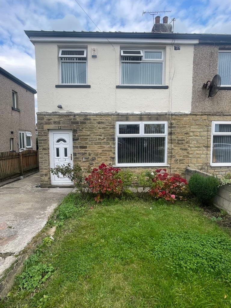 3 bed semi-detached house for sale