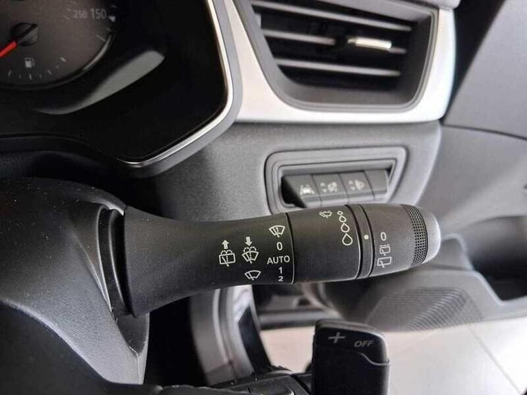 2022 Renault Captur 1.3 TCe Iconic Edition SUV 5dr HATCHBACK Petrol Automatic