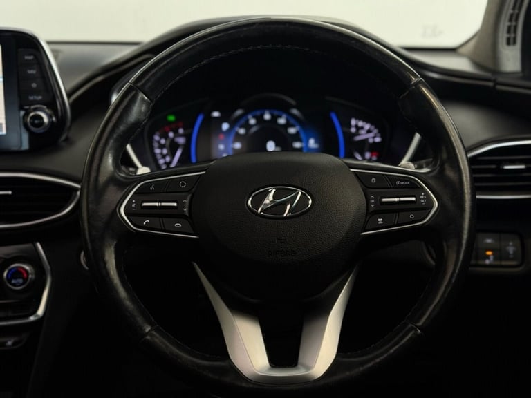 2019 Hyundai Santa Fe 2.2 CRDi Premium SE SUV 5dr Diesel Auto 4WD Euro 6 (s/s) 7 Seat (200 ps) ES...