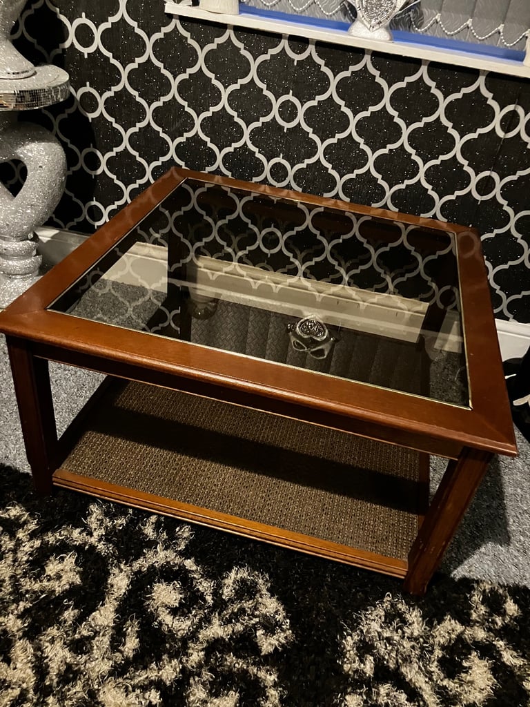 image for Coffee table in excellent condition can deliver for a small charge