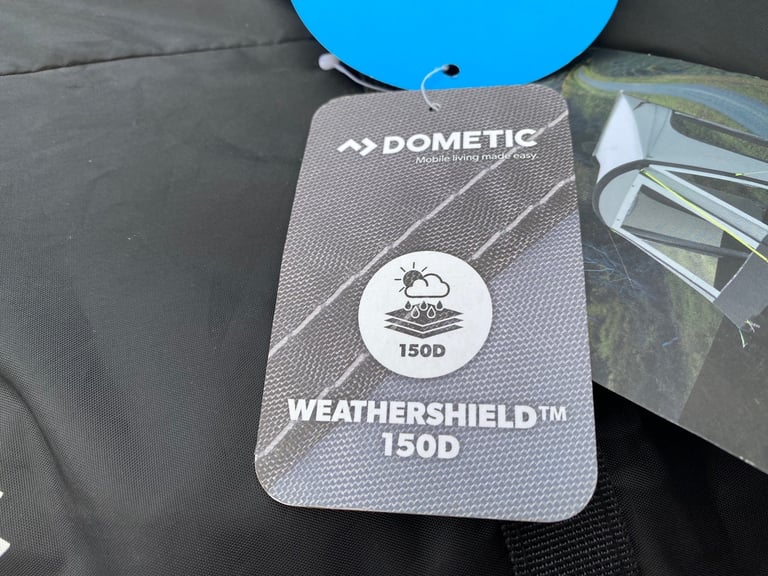 Dometic Leggera 220 S Awning with addition Porch, carpet& groundsheet 