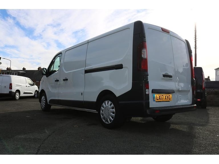 2017 RENAULT TRAFIC LWB *NO VAT* LOW MILES EXCELLENT CONDITION YEARS MOT vivaro