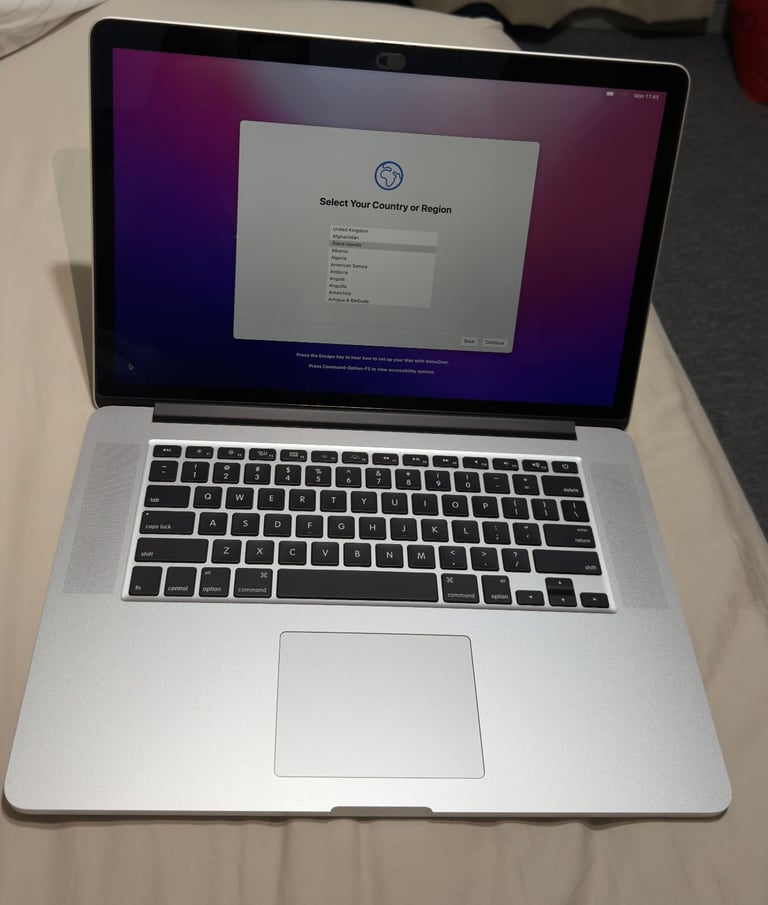 image for Reliable 15-inch MacBook Pro (2015) - 16GB RAM, i7 Processor (A1398)