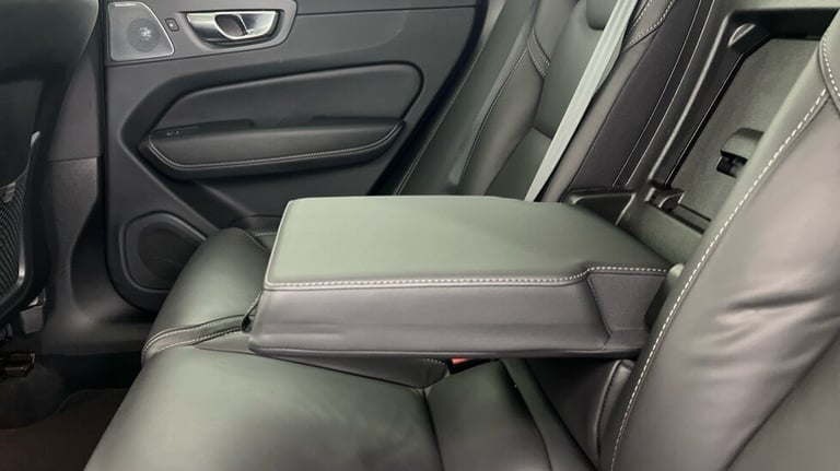 2022 Volvo XC60 Ultimate, B5 AWD mild hybrid, Petrol, Dark Estate Petrol Automatic