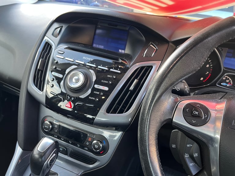 2014 Ford Focus 1.6 125 Titanium Navigator 5dr Powershift HATCHBACK Petrol Automatic