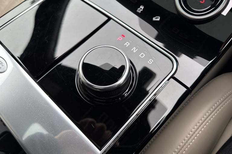 2019 Land Rover Range Rover Velar 2.0 D240 R-Dynamic HSE Auto 4WD Euro 6 (s/s) 5dr SUV DIESEL Aut...