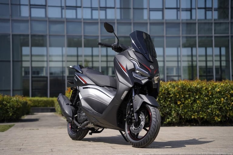 NEW MGB AMAX 125cc Automatic Scooter Learner Legal City Commuter Excellent MP...