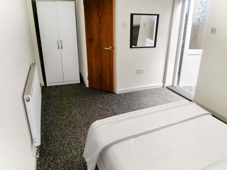 Sutton Coldfield DSS only shared house - Next to Sutton Park. Enviable location